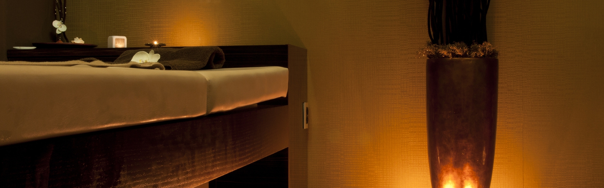 Royal Care Spa candle-lit therapy room